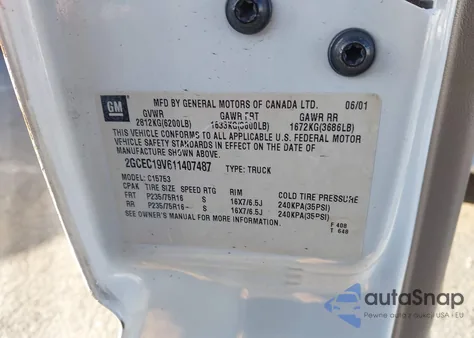 2001 Chevrolet Silverado 1500 Ls z USA, uszkodzony, nr VIN 2GCEC19V611407487